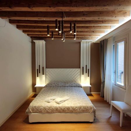 Deluxe 3 Bedroom Flat In Rialto Venecia Exterior foto
