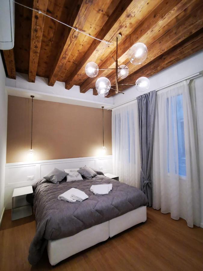 Deluxe 3 Bedroom Flat In Rialto Venecia Exterior foto